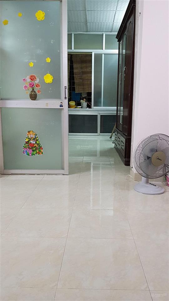 Có nhu cầu bán căn hộ tập thể a25 nghĩa tân  dt 35m2  giá bán 2,1 tỷ