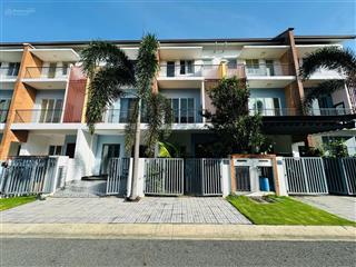 Bán nhà suncasa 1 trệt 2 lầu view công viên 80m2 giá 2,9tỷ. pháp lý sổ hồng hổ trợ cho thuê 14tr/th