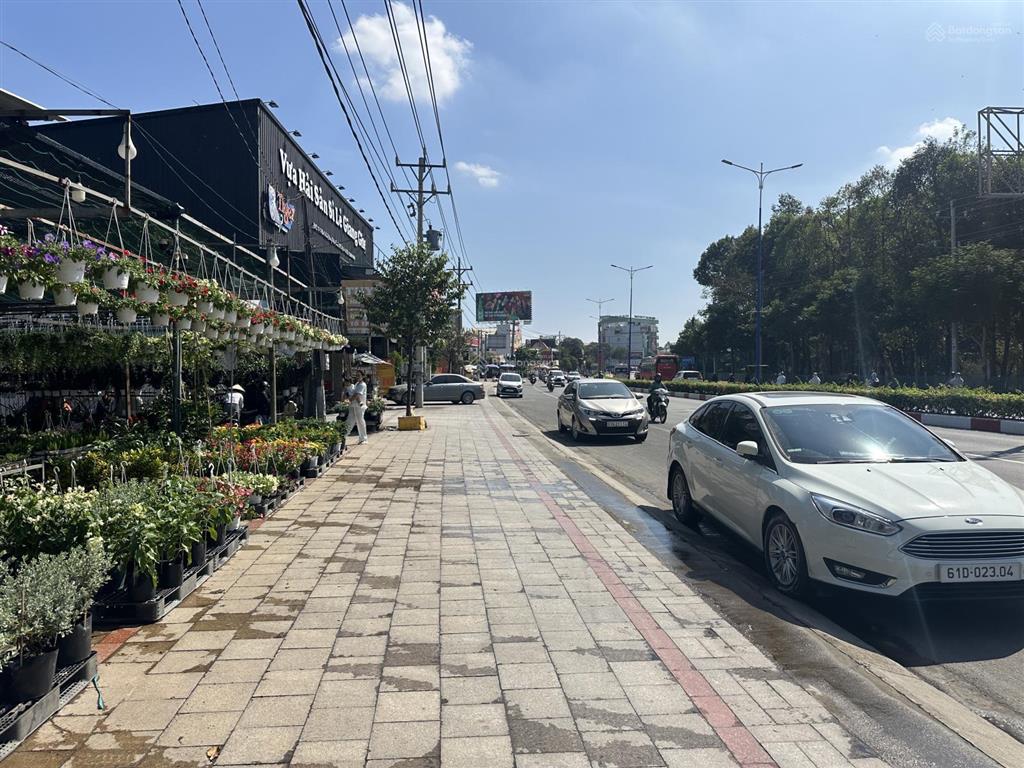 Bán đất tại quốc lộ 13, hiệp thành, đối diện công viên thanh lễ dt 8,9x52m  403m2 thổ cư 325m2