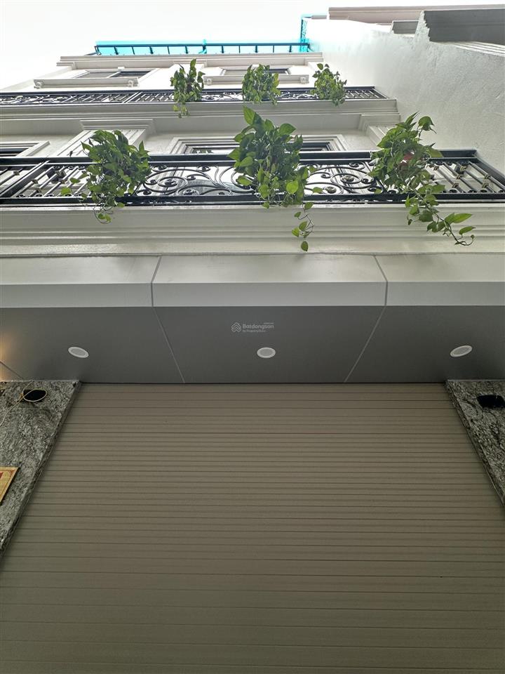 Cực hiếm, cầu giấy 6 tầng thang máy cách phố đúng 50m chỉ 11,5 tỷ