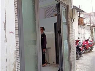 Bán nhà 2 phòng ngủ, cách mạng tháng 8 tân bình, sổ hồng giáp q3 giá chỉ 1.9 tỷ  0912 031 ***