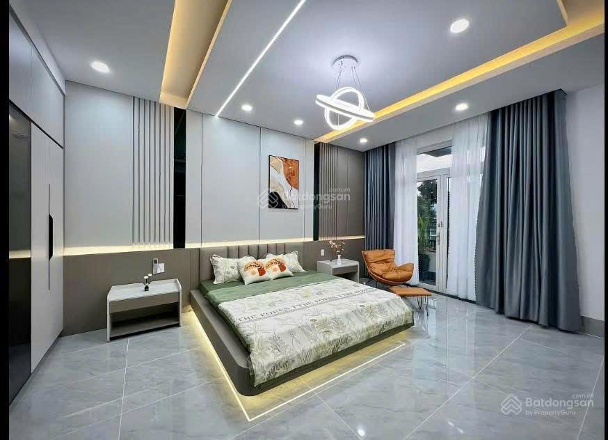 Nhà 4,5x30m xây 1 trệt 2 lầu 4 phòng ngủ 5wc, sổ hồng riêng, đường xe hơi