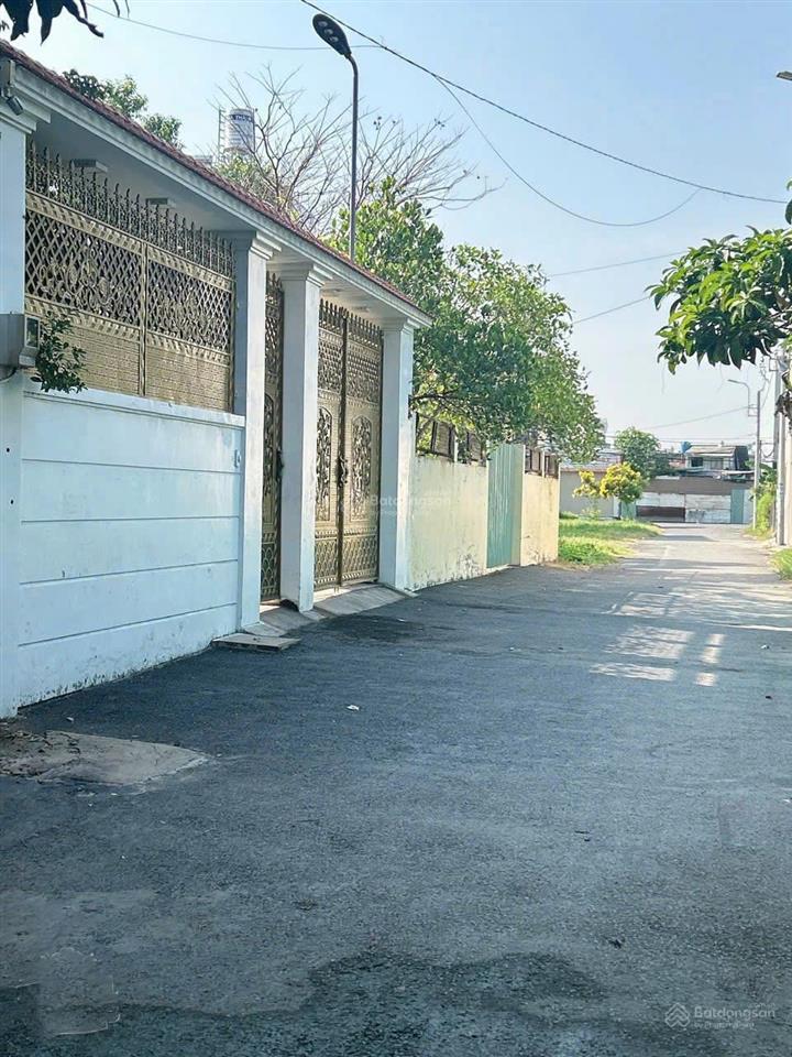 Đất trung tâm thủ dầu một dt 5x30m,giá 1 tỷ 650tr,sổ sẵn, đường xe hơi