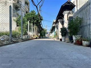 Chủ gửi bán lô đất 5x18m, cạnh chợ, gần ủy ban phường, đường xe hơi, giá 1 tỷ 200tr