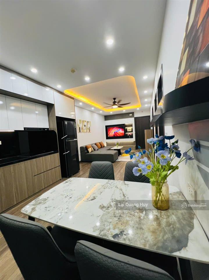 Bán căn 2 pn, 2wc. s= 70m. full đồ. gía 5,5 tỷ. dự án chung cư đai kim building, bắc linh đàm.