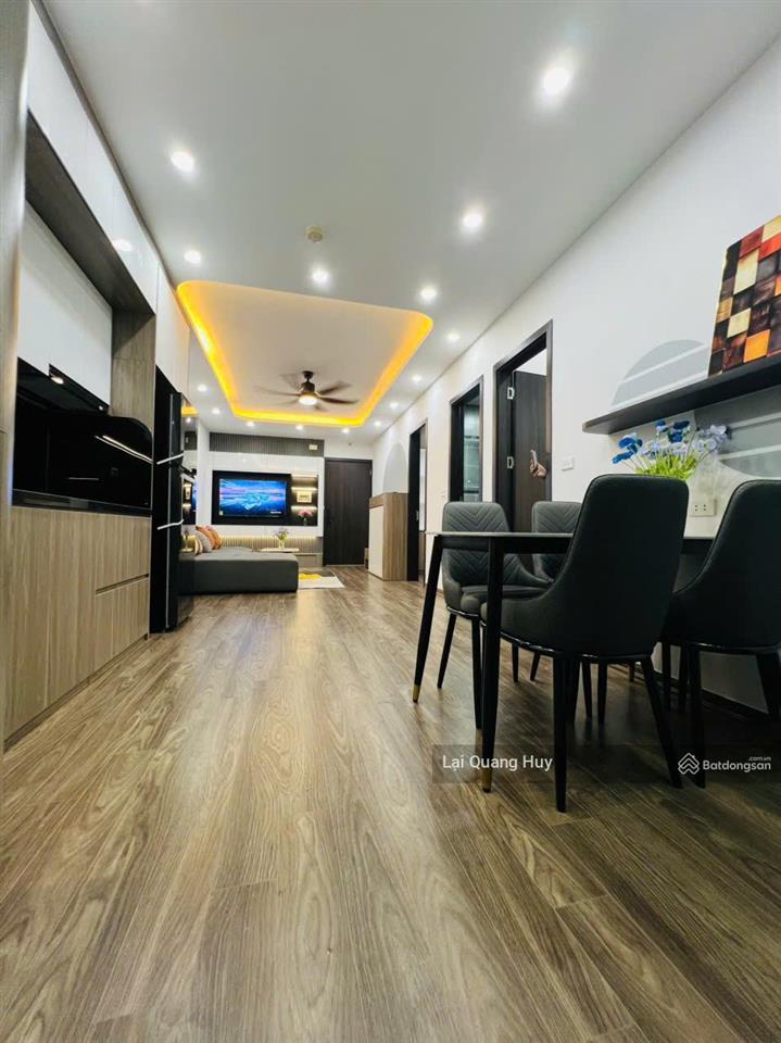 Bán căn 2 pn, 2wc. s= 70m. full đồ. gía 5,5 tỷ. dự án chung cư đai kim building, bắc linh đàm.