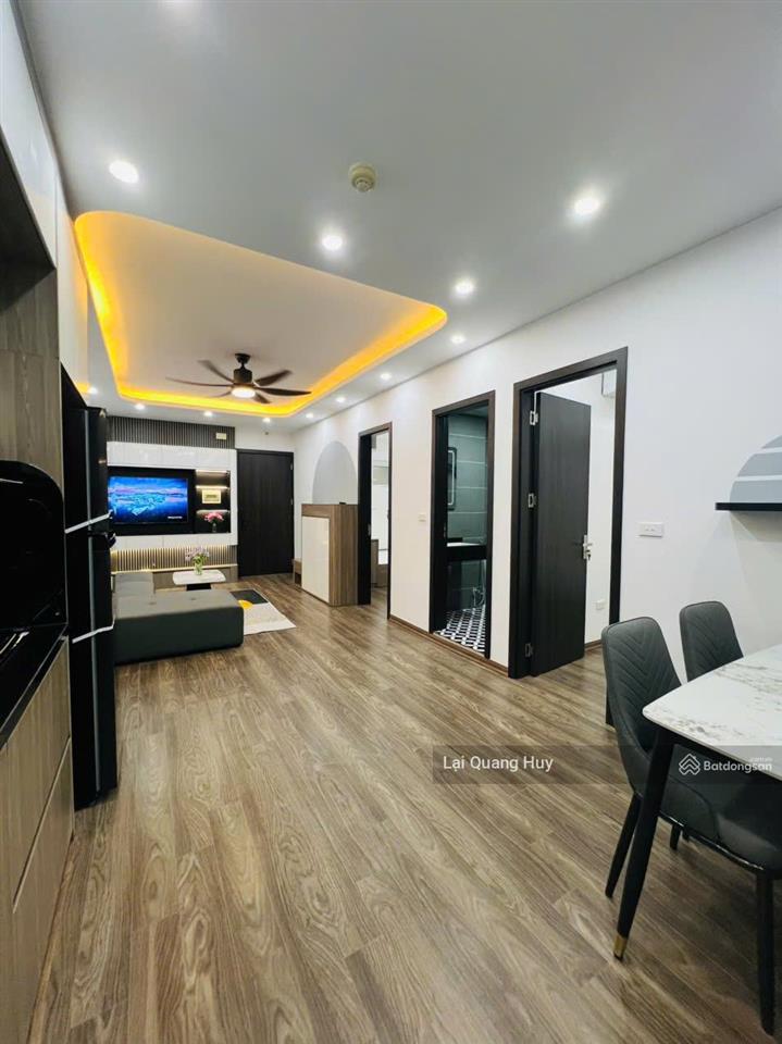 Bán căn 2 pn, 2wc. s= 70m. full đồ. gía 5,5 tỷ. dự án chung cư đai kim building, bắc linh đàm.