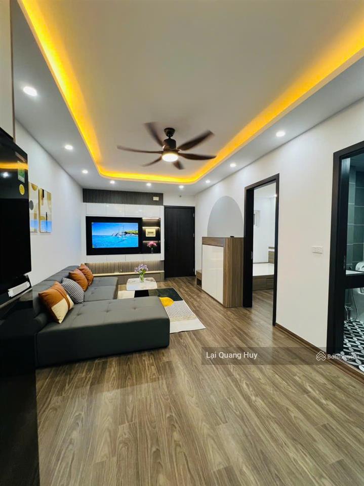 Bán căn 2 pn, 2wc. s= 70m. full đồ. gía 5,5 tỷ. dự án chung cư đai kim building, bắc linh đàm.