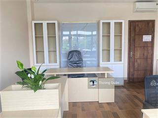 Cho thuê văn phòng full nội thất vào làm việc ngay, vị trí đẹp kđt vạn phúc city giá 9 triệu/tháng