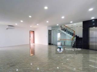 Cho thuê nguyên sàn làm vp căn góc 2 mặt tiền dtsd ~ 180m2 trống suốt tiện setup tại kđt vạn phúc