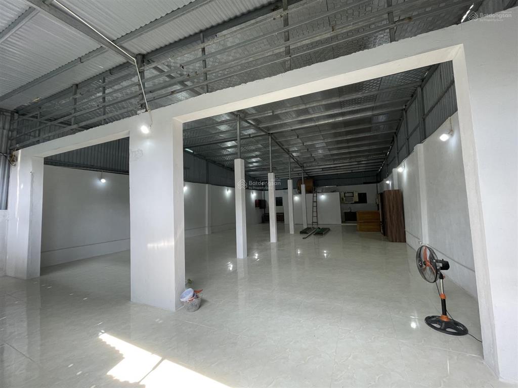 Cho thuê kho xưởng trần điền 200 m2, mái cao 5  6m, vuông vắn, xe tải 5 tấn đỗ cửa