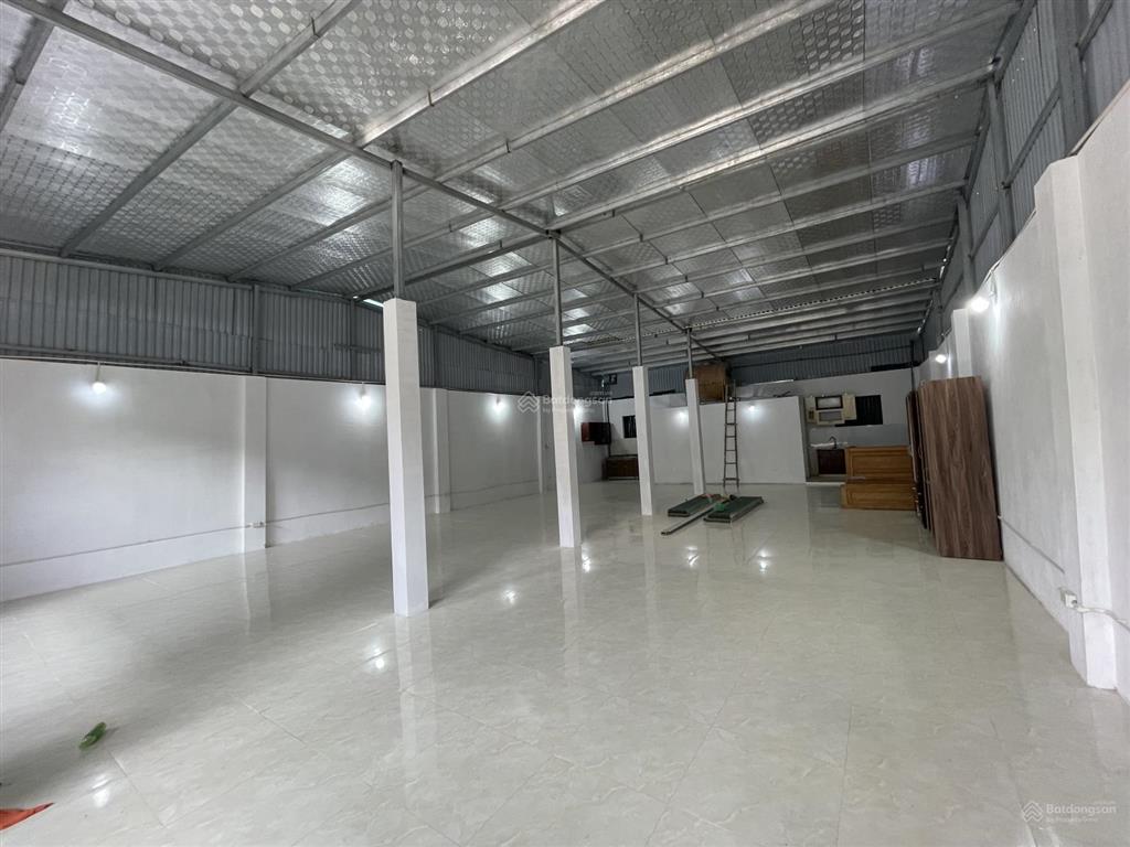 Cho thuê kho xưởng trần điền 200 m2, mái cao 5  6m, vuông vắn, xe tải 5 tấn đỗ cửa