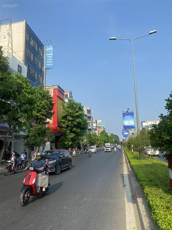 (tin thật). tòa building mt cộng hòa đoạn đẹp  9,5x30m  h + 8l  hđt 350tr/th  giá chỉ 50 tỷ tl