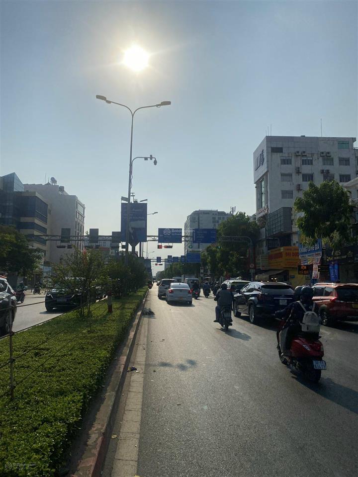 (tin thật). tòa building mt cộng hòa đoạn đẹp  9,5x30m  h + 8l  hđt 350tr/th  giá chỉ 50 tỷ tl