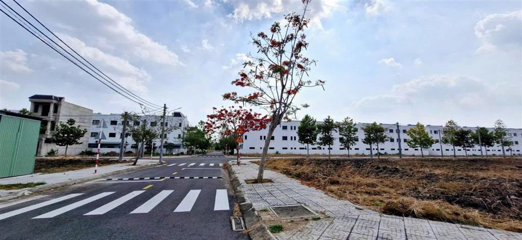 1 lô duy nhất 575 triệu/75m2, đã có sổ hồng riêng  chính chủ 0906 443 ***