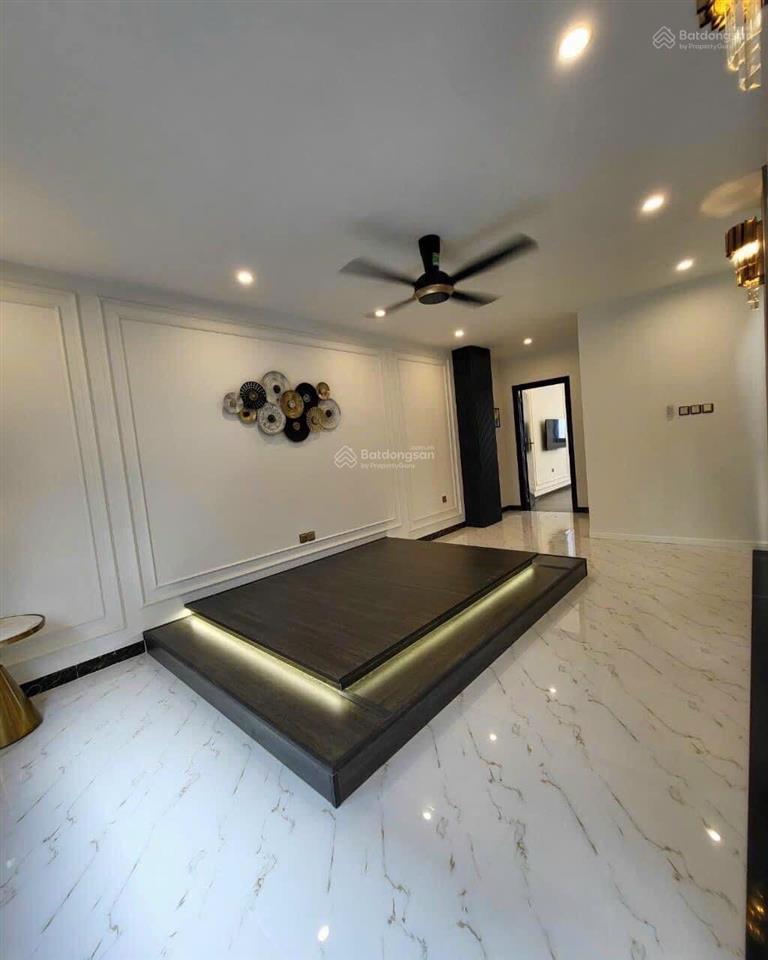 Cho thuê nhà 100m2, giá 8 triệu/th, 3 tầng 3pn, 4wc đối diện kcn chơn thành. gọi 0906 443 *** đi xem