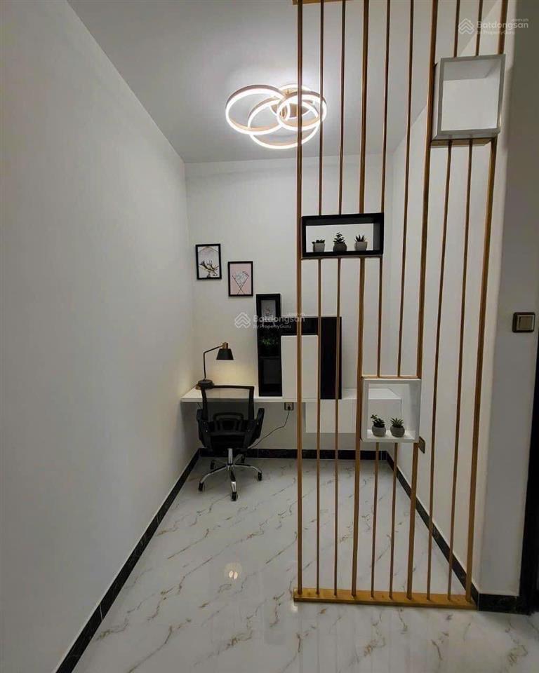 Cho thuê nhà 100m2, giá 8 triệu/th, 3 tầng 3pn, 4wc đối diện kcn chơn thành. gọi 0906 443 *** đi xem