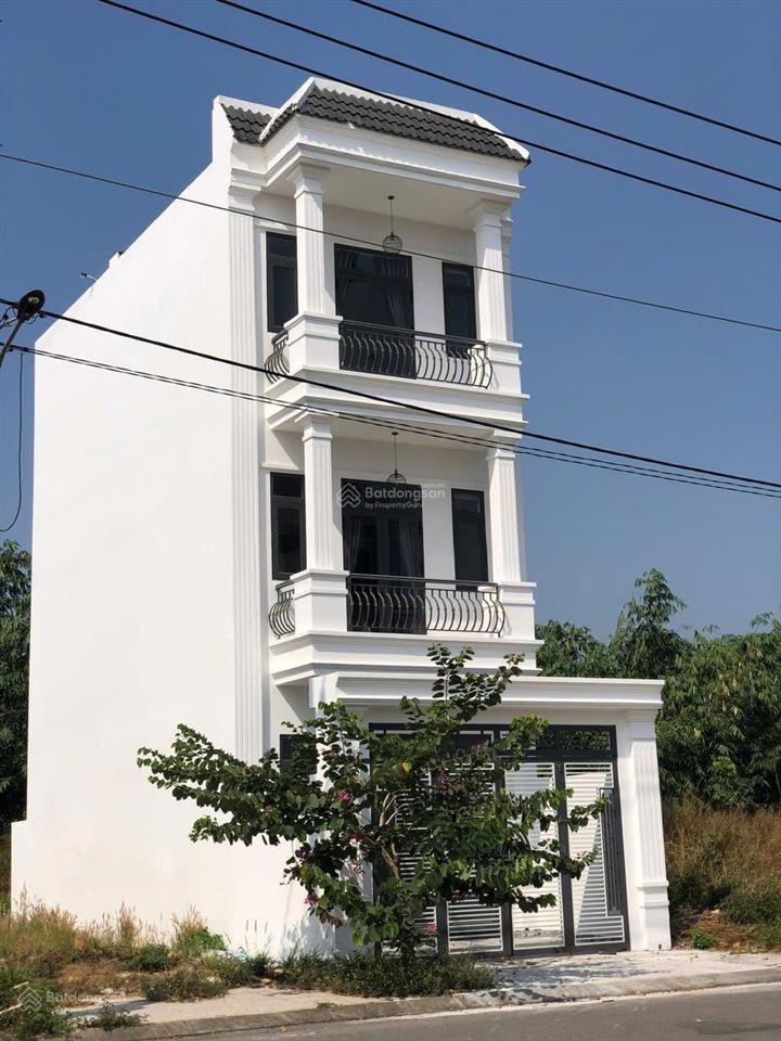 Cho thuê nhà 100m2, giá 8 triệu, 3 tầng 3pn, 4wc đối diện kcn chơn thành gọi 0906 443 *** đi xem