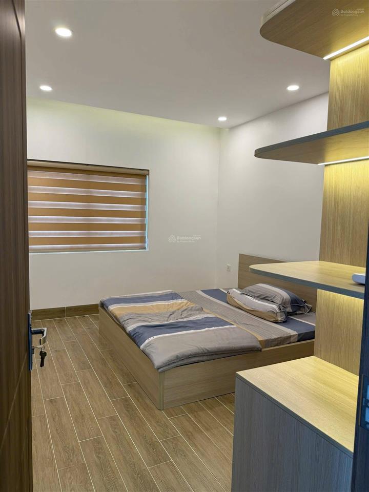 Cho thuê nhà giá 10 triệu/th 4pn, 5wc đối diện kcn chơn thành  gọi 0906 443 *** đi xem