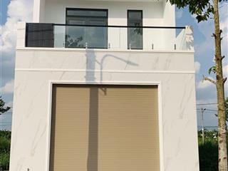 Cho thuê nhà giá 10 triệu 4pn, 5wc đối diện kcn chơn thành  gọi 0906 443 *** đi xem