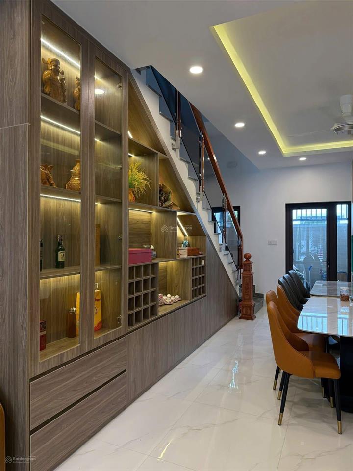 Cho thuê nhà giá 10 triệu/th 4pn, 5wc đối diện kcn chơn thành  gọi 0906 443 *** đi xem