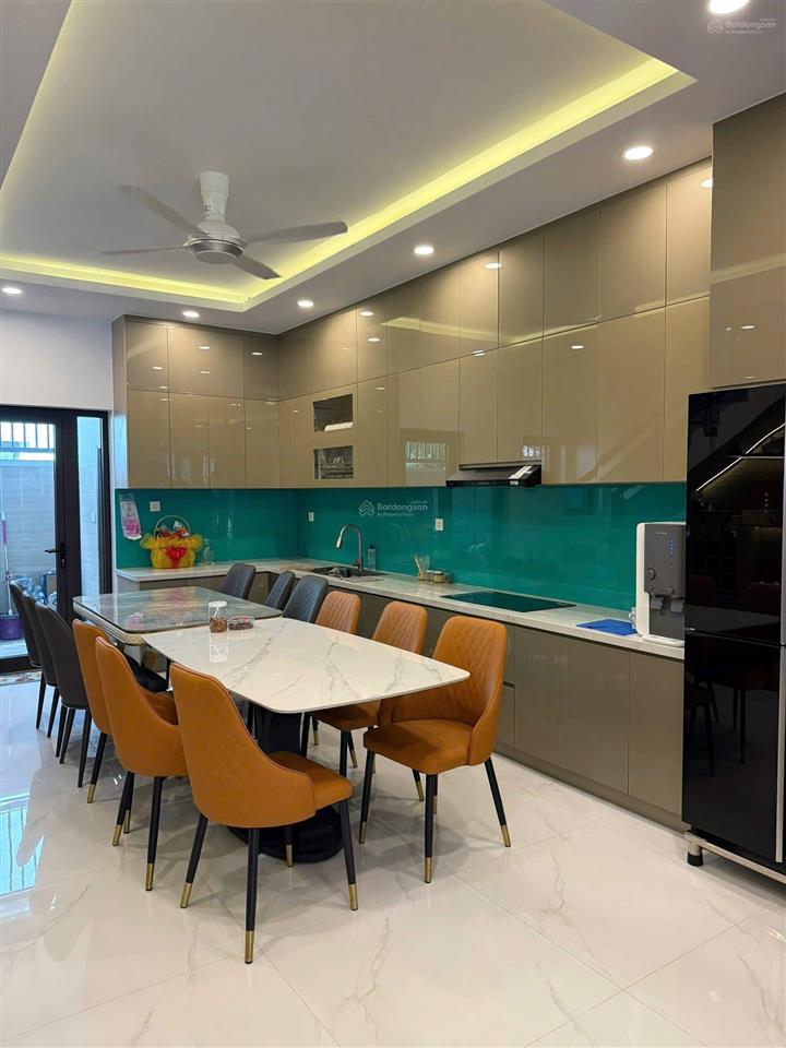 Cho thuê nhà giá 10 triệu/th 4pn, 5wc đối diện kcn chơn thành  gọi 0906 443 *** đi xem