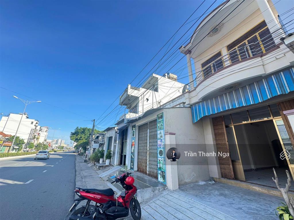 Hiếm! nhà 2 tầng mặt tiền đường 2/4 vĩnh hải, nha trang. dt 80m2 giá chỉ 5tỷ950 triệu