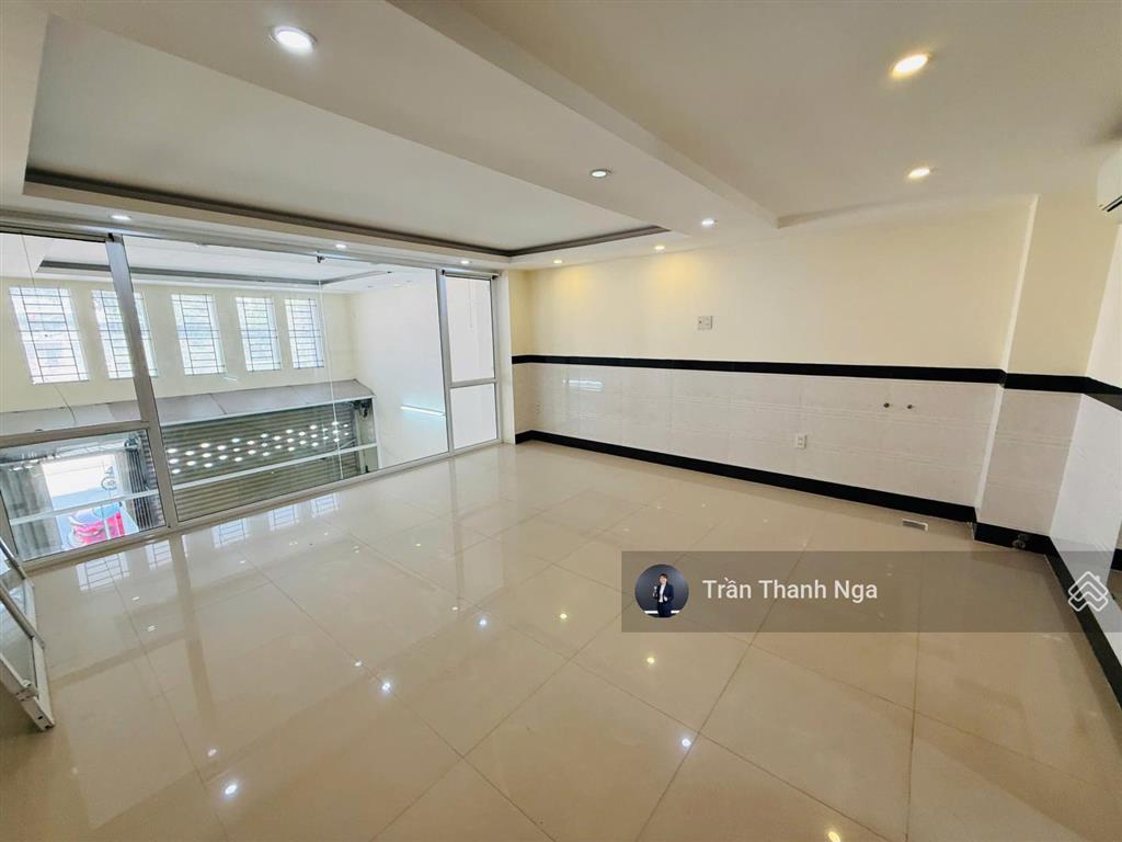 Bán tòa nhà đang kinh doanh căn hộ đường lớn 16m 10 căn hộ  gần biển nha trang  khai thác ngay