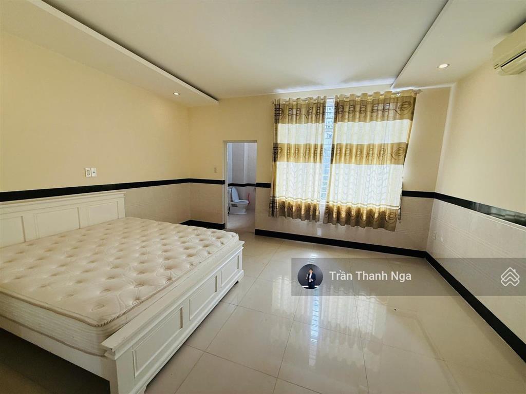 Bán tòa nhà đang kinh doanh căn hộ đường lớn 16m 10 căn hộ  gần biển nha trang  khai thác ngay