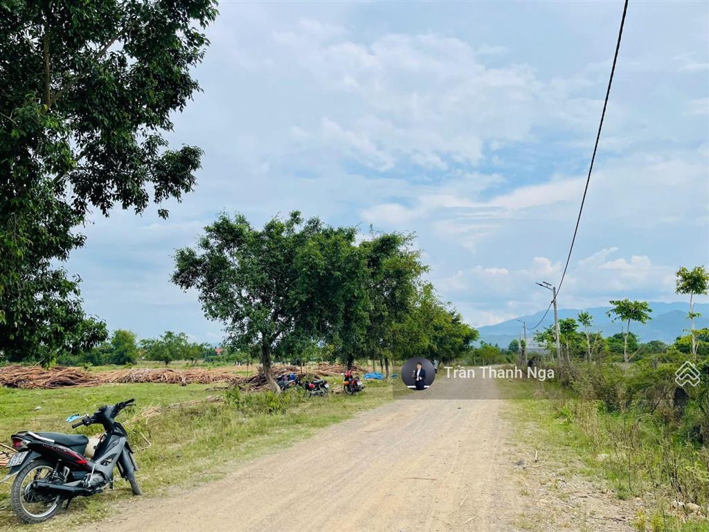 Bán đất diên hoà ngay cạnh khu công nghiệp vcn đường ô tô 14m  100m2 ngang 5m  giá chỉ 950tr