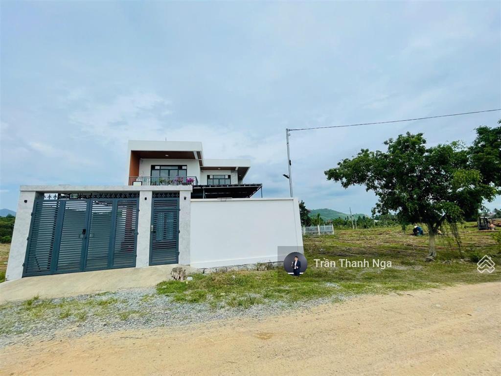 Bán đất diên hoà ngay cạnh khu công nghiệp vcn đường ô tô 14m  100m2 ngang 5m  giá chỉ 950tr