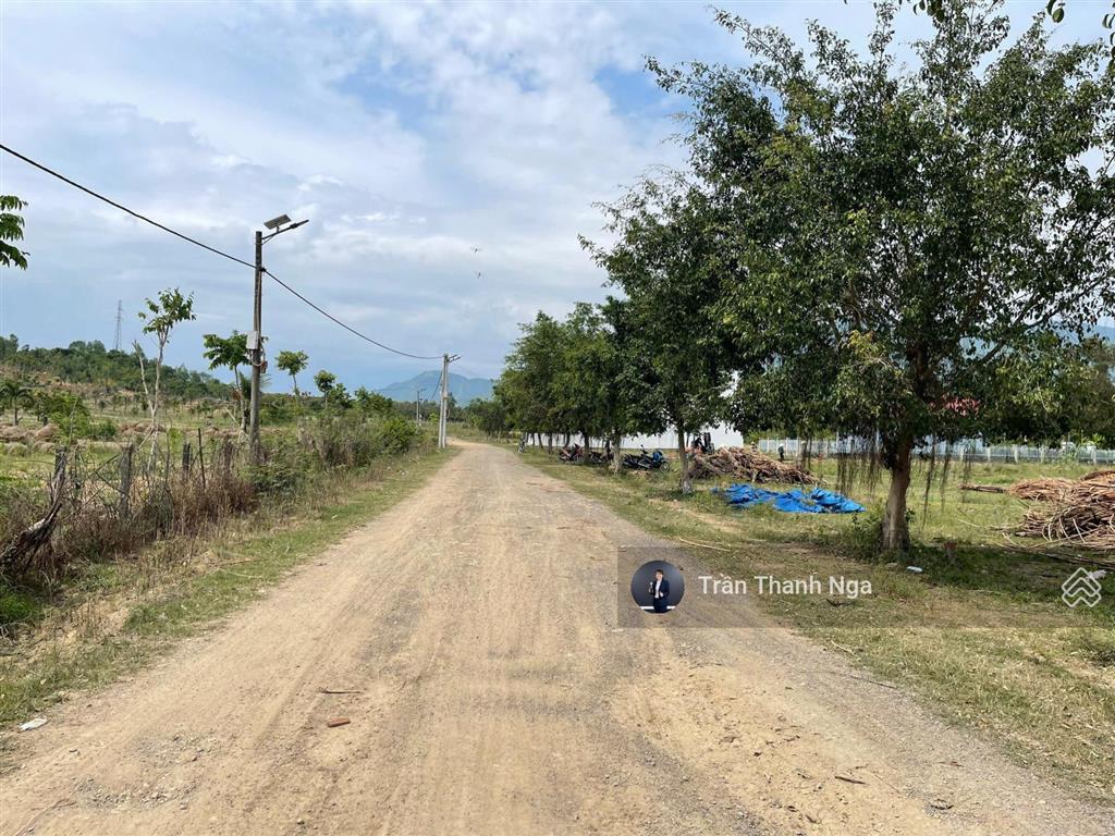 Bán đất diên hoà ngay cạnh khu công nghiệp vcn đường ô tô 14m  100m2 ngang 5m  giá chỉ 950tr