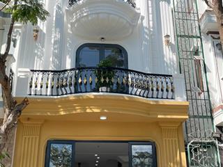 Chỉ 9.4 tỷ sở hữu nhà 3 tầng đối diện công viên, gần sông mát mẻ, ngay phường phước hải  nha trang