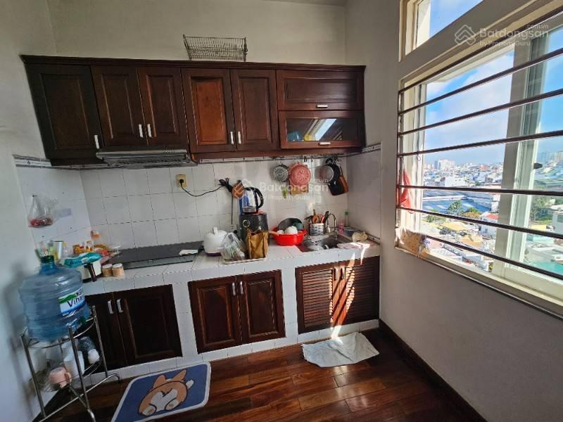 Chung cư 312 lạc long quân quận 11 cần bán nhanh căn 2 phòng ngủ lầu trung có sổ hồng giá tốt