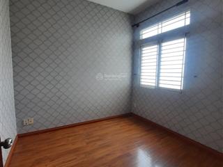Chính chủ bán căn hộ bàu cát 2 đường hồng lạc, 2 phòng ngủ giá 2.2 tỷ có sổ hồng.  0901 255 ***