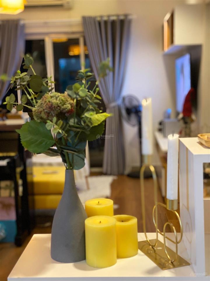 Chung cư phú thọ quận 11 cần bán căn 2 phòng ngủ giá 3.8 tỉ có sổ hồng  0901 255 *** chị my