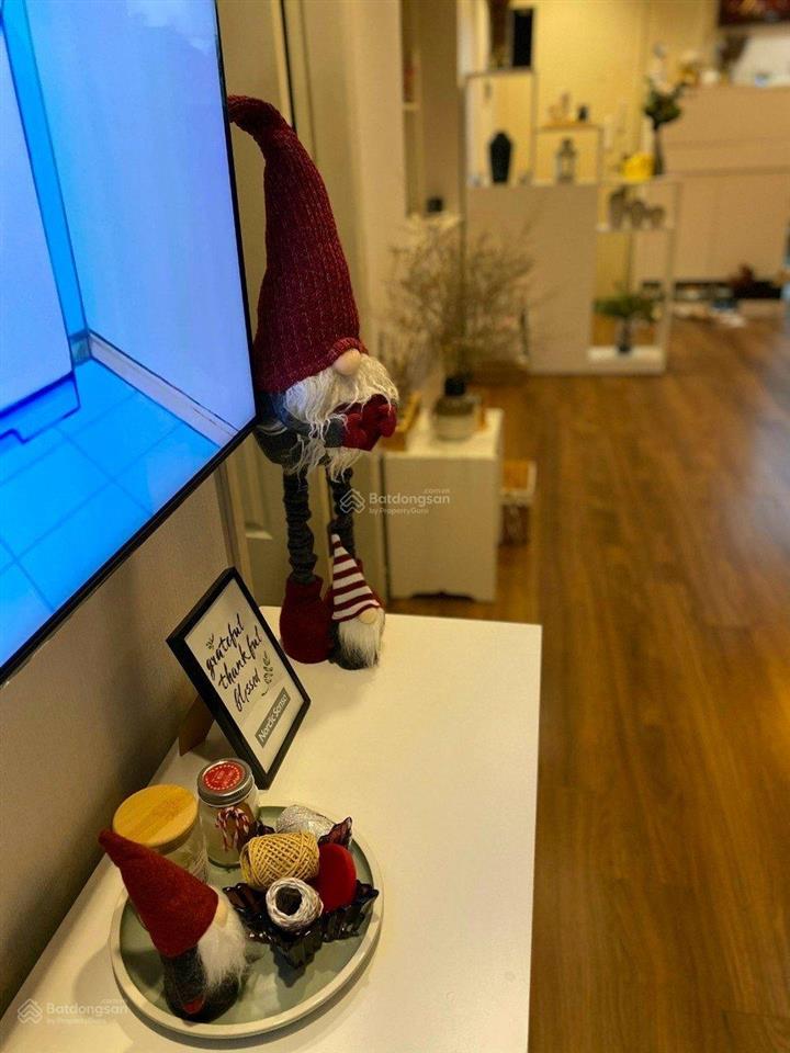 Chung cư phú thọ quận 11 cần bán căn 2 phòng ngủ giá 3.8 tỉ có sổ hồng  0901 255 *** chị my