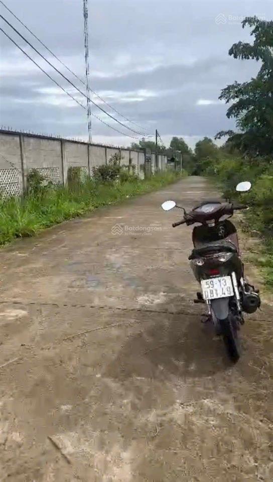 Bán đất mt đường tỉnh lộ 15, xã nhuận đức. dt 16.589m2 có sẵn 300m2 thổ cư. giá 41 tỷ  2,5tr/m2