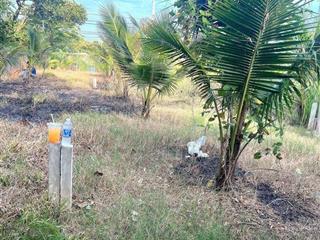 Bán đất đường nhựa bán tạp hóa, sát kcn tây bắc và thị trấn dt 5x34m full thổ cư giá chỉ 2,35 tỷ