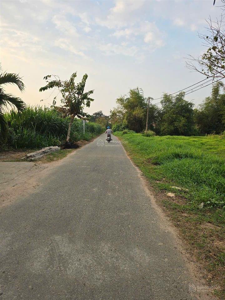 Chính chủ bán đất xã an phú, dt=2020m2, có 490m2 thổ cư, khu dân cư đông, giá chỉ 10,5 tỷ