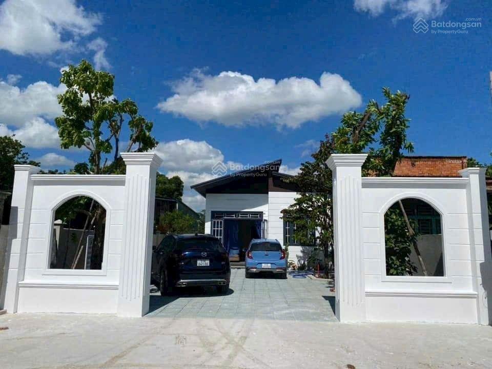 Bán nhà xã phước thạnh , dt 10x46=455m có thổ cư 150m gồm 1 pk .2 pn bếp, giá hạ chỉ còn 3ty850