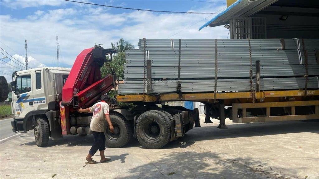 Bán kho mt đường nguyễn thị rành, dt=24x90=2221m, có 300m thổ cư, dt xưởng 500m, giá chỉ 19 tỷ