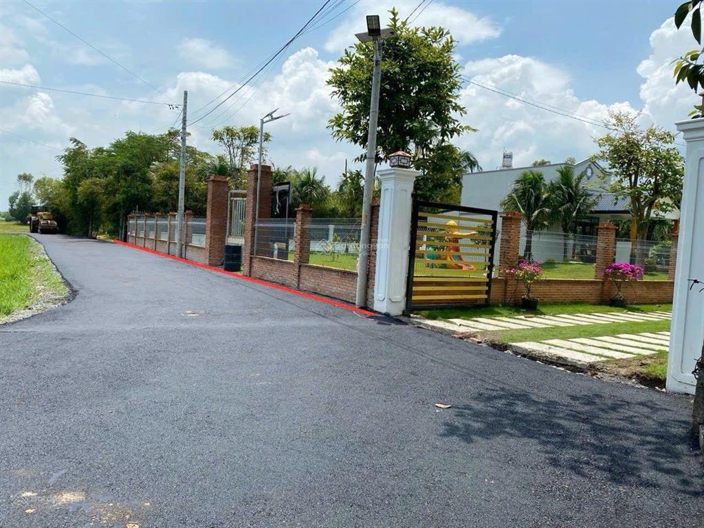 Bán biệt thự nghỉ dưỡng, tổng diện tích 3462m2 có 364m2 thổ cư, đất nở hậu, xã trung lập thượng
