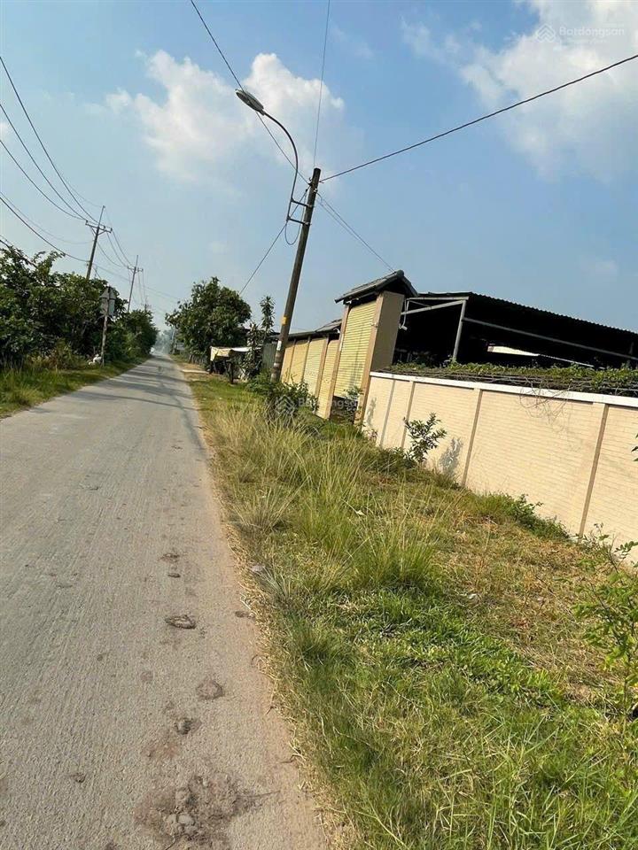 Bán nhà xưởng dt =30 x 90m = 2612m2, có 737m2 thổ cư mặt tiền đường đặng thị tô, xã trung lập hạ