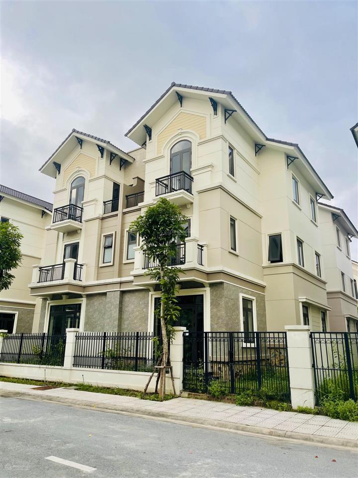Chính chủ cần bán căn biệt thự 3 tầng siêu đẹp tại dự án centa city dt 135m2 giá rẻ nhất thị trường