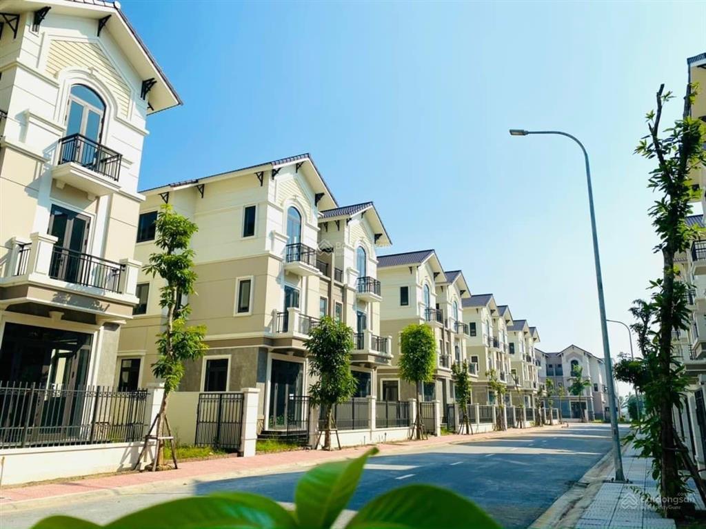 Chính chủ cần bán căn biệt thự 3 tầng siêu đẹp tại dự án centa city dt 135m2 giá rẻ nhất thị trường