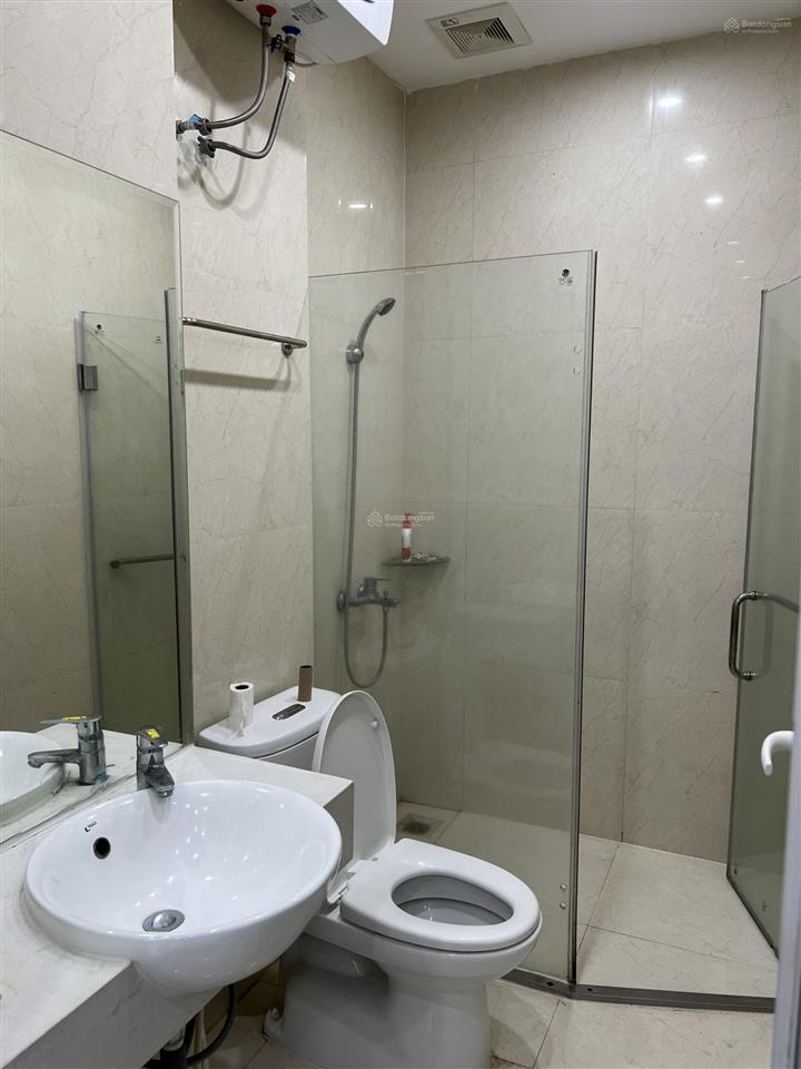 Chính chủ cho thuê căn hộ 1 phòng ngủ với ban công, máy giặt trong căn hộ tại 228 âu cơ, hồ tây
