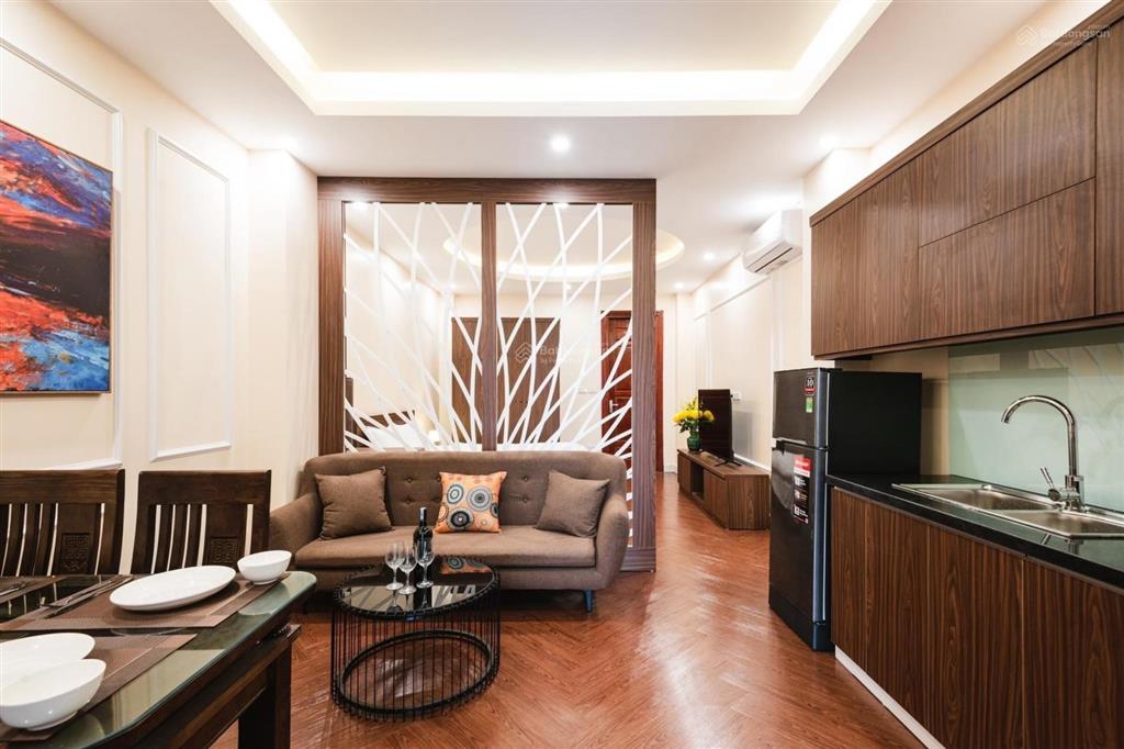 Căn hộ 1 ngủ view đẹp, ban công tại 225 âu cơ, quảng an, hồ tây