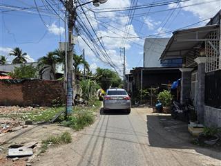 Bán đất giá rẻ đầu tư .1 sec đường nhựa xe hơi. khu dân cư đông đúc.