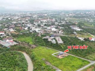 Bán 202m2 đất thổ cư ngay chợ, giá 839tr gặp chính chủ tại bảo lộc 0908 195 ***